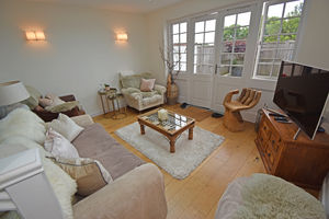 Lounge- click for photo gallery